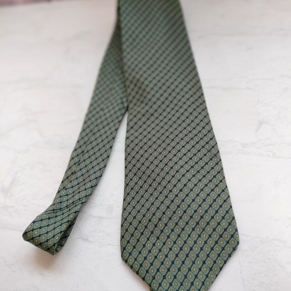 Daniel Cremieux Striped Men's Tie  Red, Blue, White Silk Handmade Preppy Classic - Picture 7 of 12